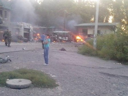 В Донецке начался вечерний обстрел (фото)