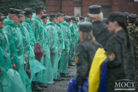 В Днепропетровске прощались с неизвестными героями Украины (фото)