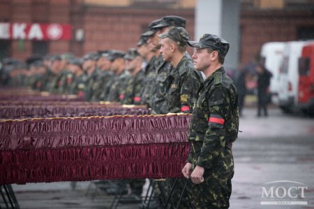 В Днепропетровске прощались с неизвестными героями Украины (фото)