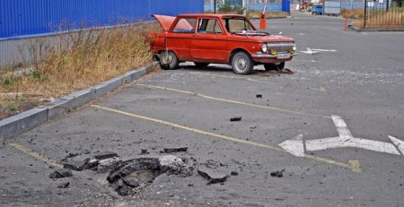 Разрушения в городе Донецке (фото)