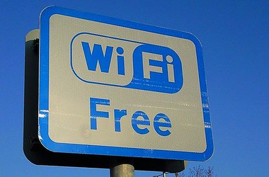 Люди не внимательные: За бесплатный Wi-Fi отдают своих детей