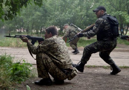 В район Дебальцево, Лисичанска и Счастья прибывают новые группы боевиков - Тимчук