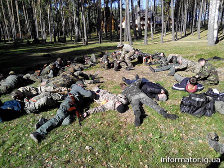 Батальон Киев-2 тренируется на даче Януковича (фото)