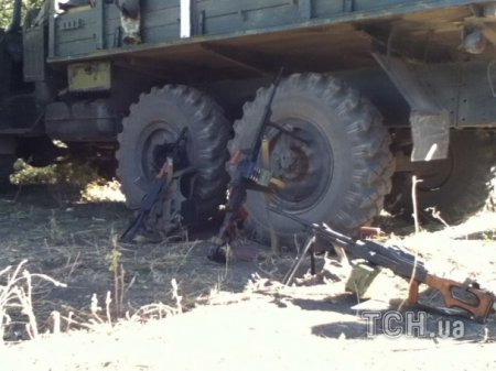 Донецкий аэропорт: военные спят в обнимку с автоматом и готовят поесть среди обломков. ФОТО