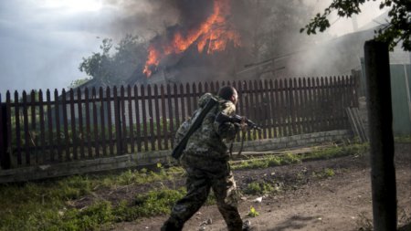 Пригород Мариуполя боевики накрыли 