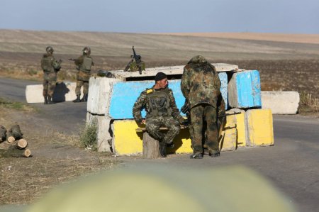 На Донбассе продолжают стрелять - Селезнев