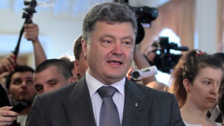 Президент Порошенко доволен Антикоррупционной стратегией