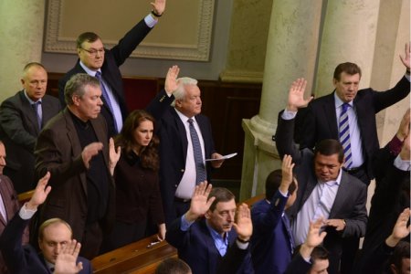 Бывшие регионалы и друзья Януковича идут в Раду (видео)