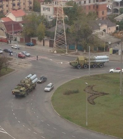 По Одессе сегодня проехала колонна военной техники (фото)