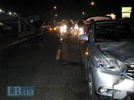 В Киеве внедорожник Toyota сбил насмерть женщину