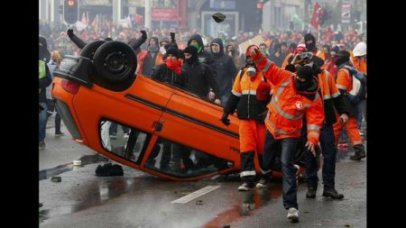 Брюссель сегодня один сплошной протест: улицы в огне, массовые беспорядки