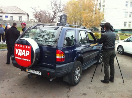 Депутат от «УДАРа» помог бойцам Нацгвардии приобрести автомобиль для нужд АТО (фото)