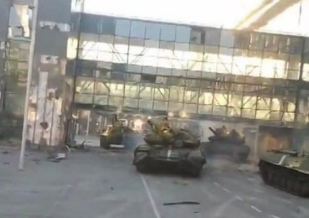 Правый сектор вывозит раненых из Донецкого аэропорта. ВИДЕО