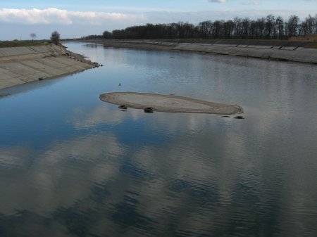 Херсон по деловому предложил Крыму платить от 1 евро за куб воды