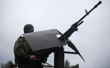 Боевики ведут огонь по Авдеевке, есть погибшие среди мирного населения - Комбат