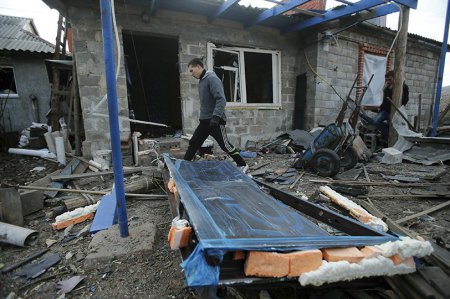 В Донецкой области появляются новые разрушения (фото)