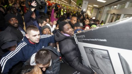 Черная пятница в Украине и мире: скидки, очереди, драки