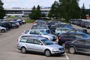 Боевики ЛНР продолжают "отжимать" автомобили в Луганске