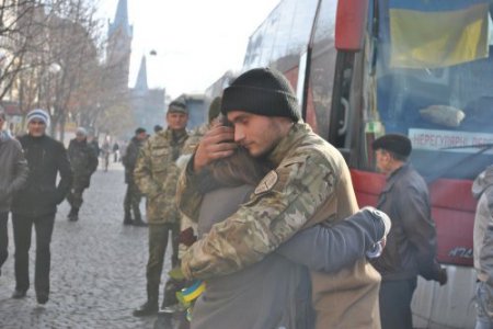 Закрпатье встретило солдат ВСУ из под Луганска (фото)