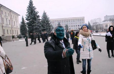 В Хмельницкой области из чиновника сделали «фантомаса». ВИДЕО