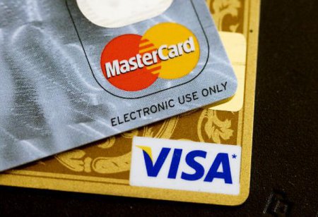 Вслед за VISA свою работу в Крыму приостановила и MasterCard