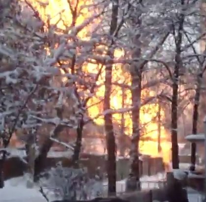 В Донецке горит газопровод. ВИДЕО