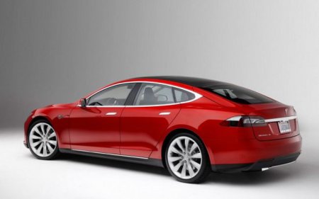 В Tesla создадут автоматическую автозарядку