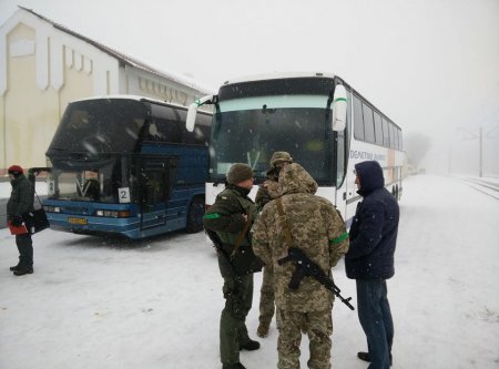 На Донбассе началась эвакуация