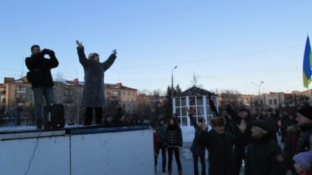 Славянцы требуют снести памятник Ленину в своем городе