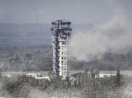 В Донецком аэропорту разрушилась 