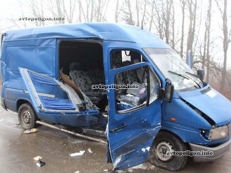Колонна автомобилей, которая встречала тело погибшего 