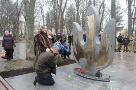 В Виннице открыли памятную стелу Героям АТО и Небесной сотни