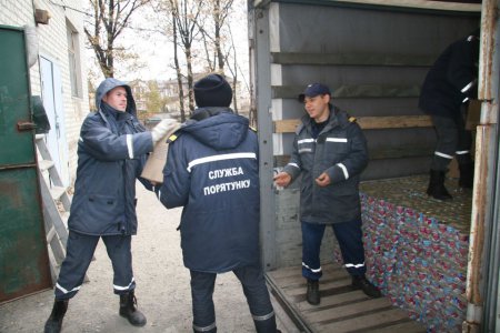 МЧС Украины отправило на Донбасс 330 тонн гуманитарной помощи (ТВ, видео)