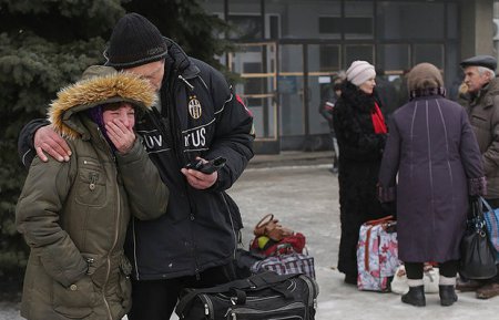 В Дебальцево во время эвакуации мирных жителей, боевики обстреляли два автобуса