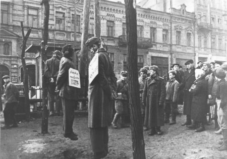 На месте памятника Ленина в Киеве была виселица. ФОТОФАКТ