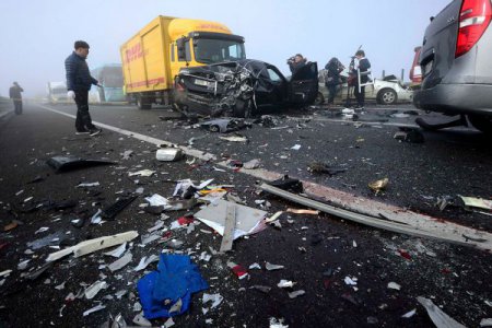 В Южной Корее в ДТП попали 100 автомобилей и несколько автобусов. ФОТО