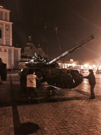 На Михайловской площади уже началось 