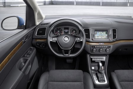 Обновленный Volkswagen Sharan 2015