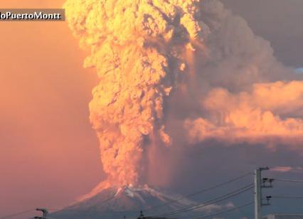 В Чили проснулся вулкан Кальбуко. ВИДЕО