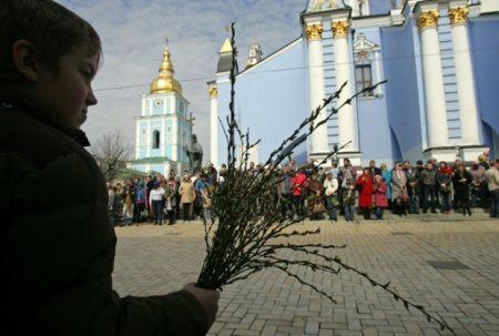 У католиков сегодня Пасха. Православные отмечают Вербное воскресенье