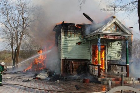 В Светлый праздник Воскресения Господня в Тернопольской области сгорел храм. ФОТО