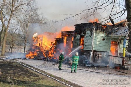 В Светлый праздник Воскресения Господня в Тернопольской области сгорел храм. ФОТО