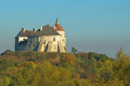 Величественные замки - гордость Западной Украины. ФОТО