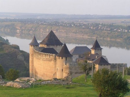 Величественные замки - гордость Западной Украины. ФОТО