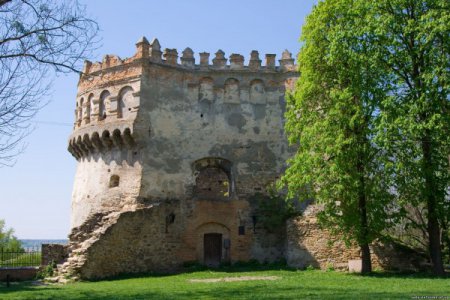 Величественные замки - гордость Западной Украины. ФОТО