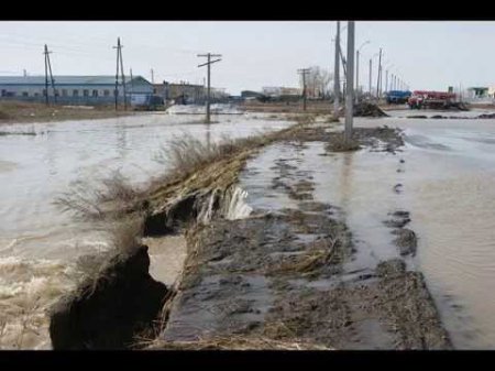 Наводнение в Казахстане едва не затопило женскую колонию