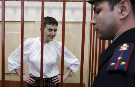 Фото несломленной Надежды Савченко с заседания Басманного суда