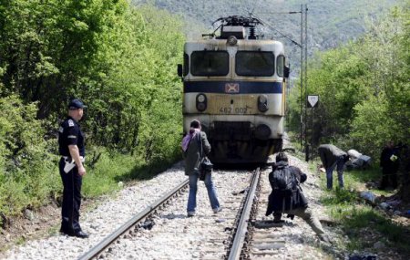 В Македонии трагедия на рельсах - погибло 14 мигрантов