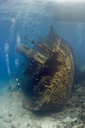 Экскурсия по кладбищу затонувших кораблей. ФОТО