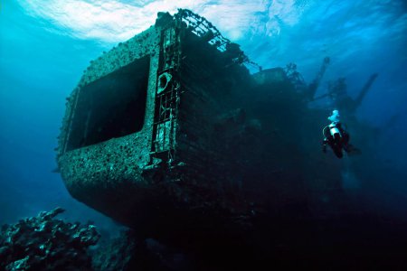 Экскурсия по кладбищу затонувших кораблей. ФОТО